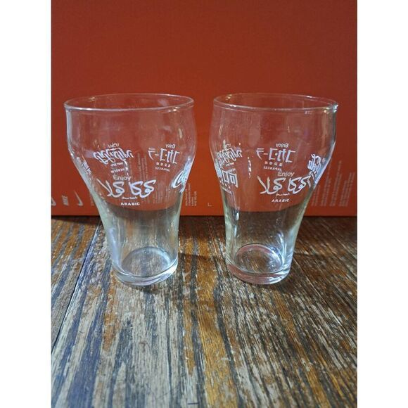 Vintage 1976 Set 2 Coca Cola Glasses in 5 Different Languages - Picture 2 of 7